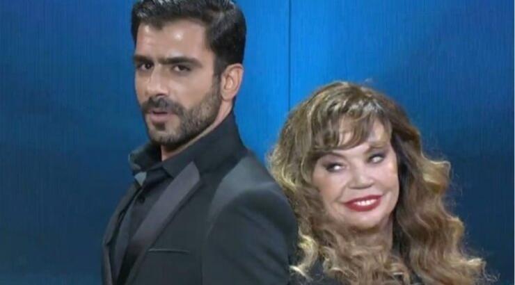 Ελένη Δήμου: Όσα δήλωσε για το φιλί με τον Μαρίνο Κόνσολο και τα σχόλια που έλαβε από τον σύζυγό της [βίντεο]