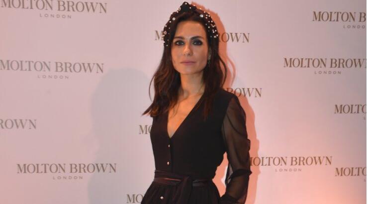 Μάρσια Θρασυβούλου: Stylish total black look