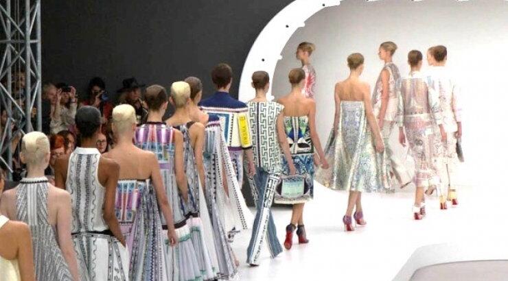 Κάτι τρέχει με την Mary 