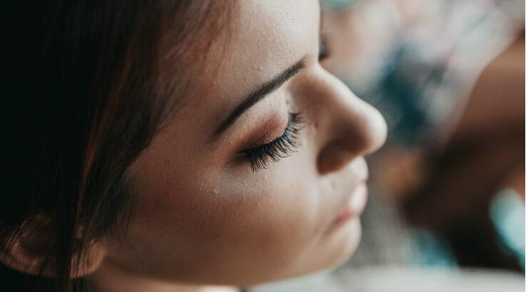 5+1 μασκάρα για βλέμμα που μαγνητίζει 