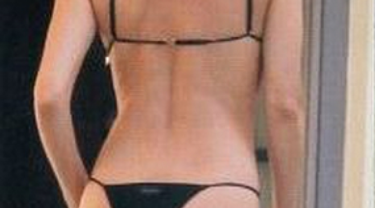 Το μικροσκοπικό μαγιό επώνυμης Ελληνίδας που “κολάζει”!