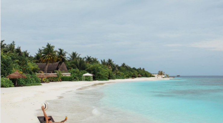 Επώνυμος Κύπριος απολαμβάνει αυτή τη θέα στις Μαλδίβες!