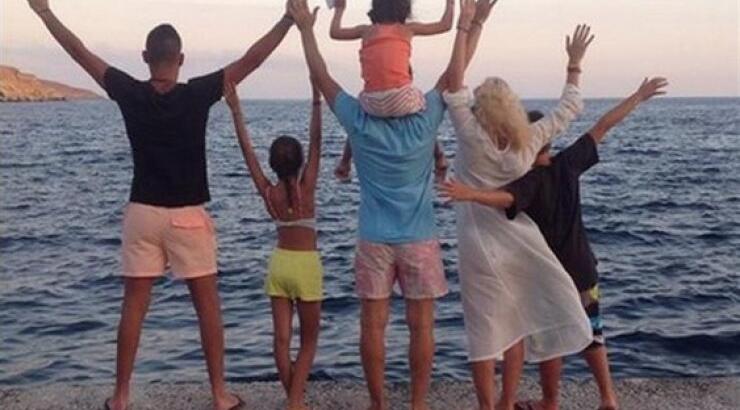 Ελένη Μενεγάκη: 10+1 φορές που είδαμε τα παιδιά της στα social media