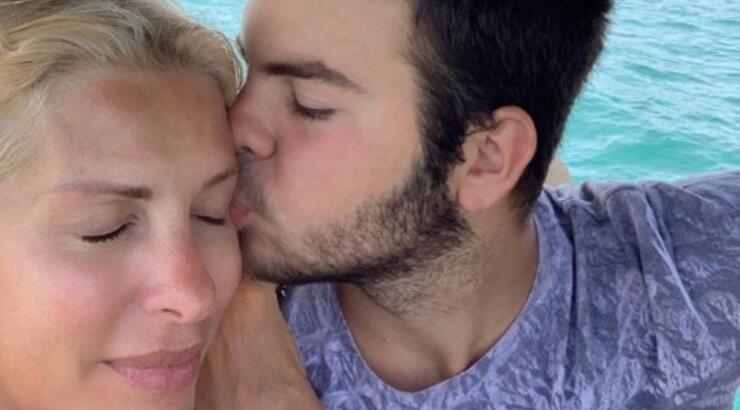 Ελένη Μενεγάκη: Η βόλτα με τον γιο της Άγγελο και τα δώρα που του αγόρασε για την ονομαστική του γιορτή