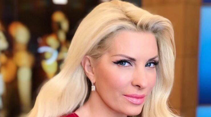 Ελένη Μενεγάκη για επώνυμο Κύπριο: “Είναι κούκλος”