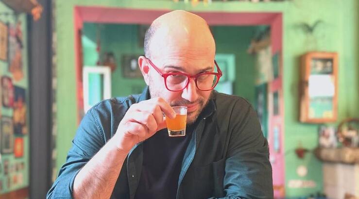 Χρήστος Μιχάλαρος: Μας συστήνει τον μπαμπά του και μοιάζουν πολύ 