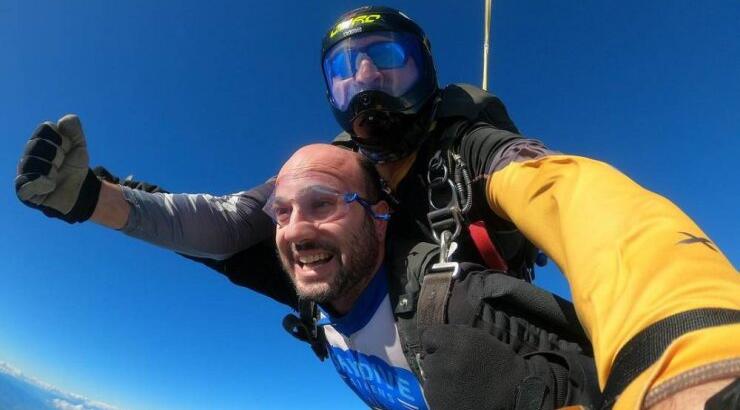 Χρήστος Μιχάλαρος: Έκανε sky diving ο παρουσιαστής [εικόνες]
