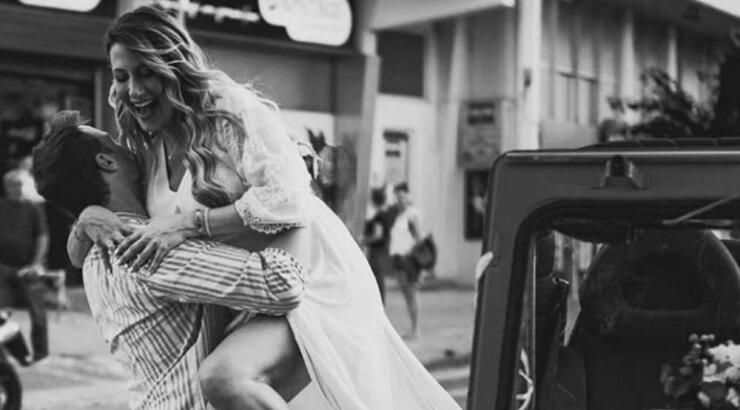 Έλληνας τραγουδιστής παντρεύτηκε και μοιράστηκε τα πρώτα στιγμιότυπα από τον γάμο του! [εικόνες]