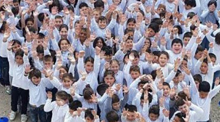 Ελάτε να σχηματίσουμε μαζί τη μεγαλύτερη αλυσίδα χαμογελαστών ανθρώπων