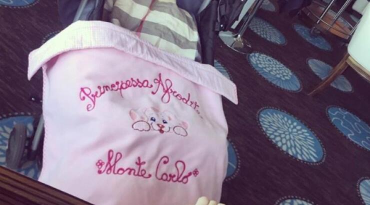 Ζευγάρι της ελληνικής showbiz ετοιμάζεται για γάμο το καλοκαίρι μετά τον ερχομό της κόρης τους!