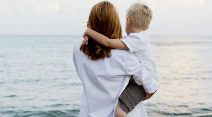 Πώς πρέπει να συμπεριφερόμαστε στα παιδιά μας όταν νιώθουν απόρριψη