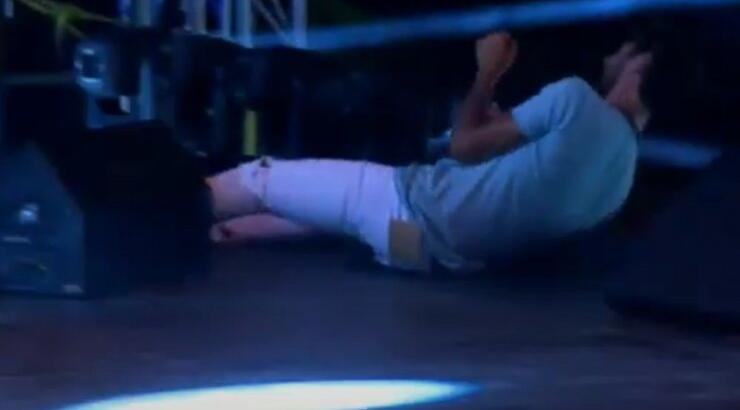 Η επική τούμπα του Νίκου Μπάρτζη στη σκηνή του “Survivor”! [βίντεο]