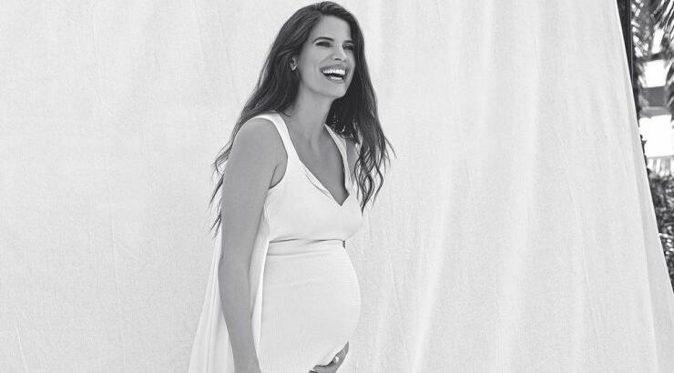 Χριστίνα Μπόμπα: Η πρώτη εικόνα αγκαλιά με τις δίδυμες κόρες της! 