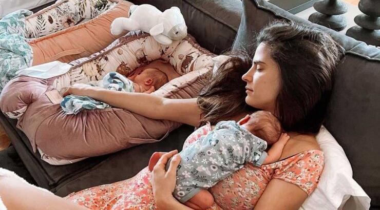 Χριστίνα Μπόμπα: Απαθανατίζει τις δίδυμες κόρες της ντυμένες ασορτί! [βίντεο]