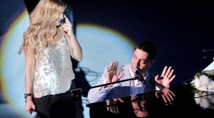 Δείτε απόσπασμα από τη συναυλία «Απέναντι» με το Γιώργο Θεοφάνους και Νατάσα Θεοδωρίδου