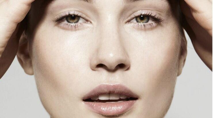 Αντιμετώπιση λεπτών γραμμών και ρυτίδων σε πρόσωπο και μάτια