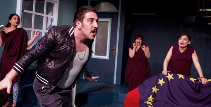 "Ράους: Ουστ από δω"