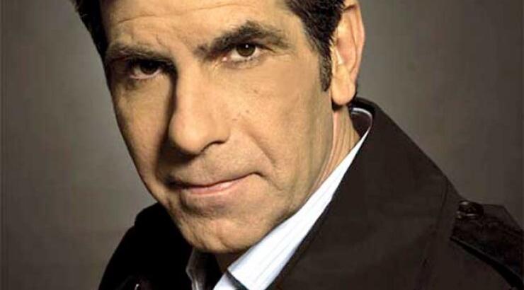  Γιάννης Μπέζος: «Δεν επιτρέπω στον κόσμο να με παίρνει αγκαλιά»