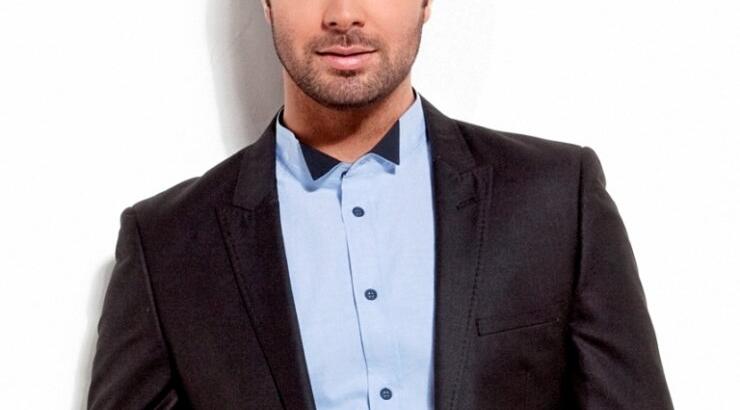 Ο Ηλίας Βρεττός μιλάει για την πρώτη του φορά!