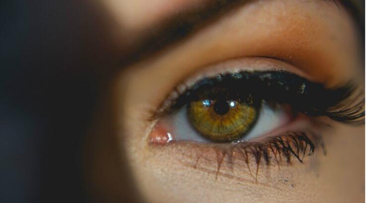 Νέες μασκάρα για εκθαμβωτικό βλέμμα