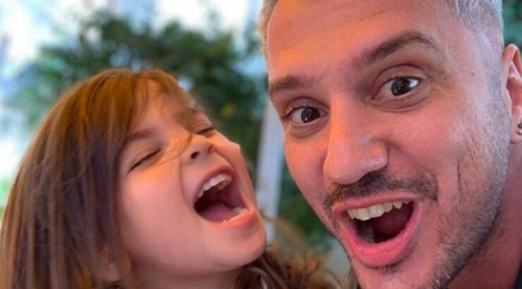 Νικόλας Ιωαννίδης: Το τρολ που δέχθηκε από τη βαφτιστήρα του [βίντεο]