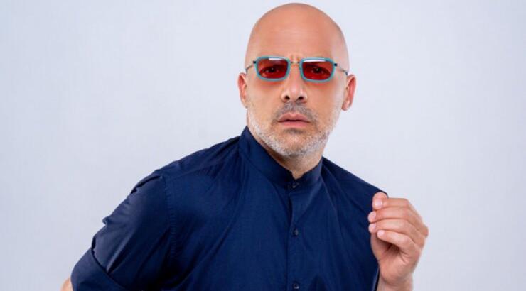 Νίκος Μουτσινάς: Λίγο πριν την πρεμιέρα του τρολάρει το trailer της Ηλιάνας Παπαγεωργίου