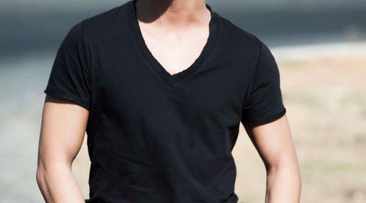 Ο Νίκος Οικονομόπουλος ζωντανά στο Lush Beach Bar Resto