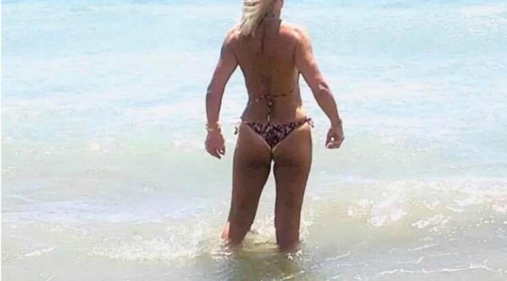 Εντυπωσιάζει επώνυμη Κύπρια δείχνοντας μας την πίσω όψη της