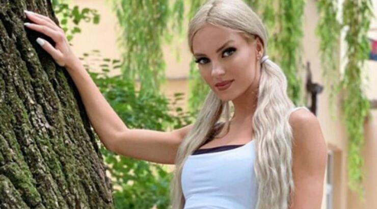 Τζούλια Νόβα: Ποζάρει στα social media με μπικίνι και αναστατώνει