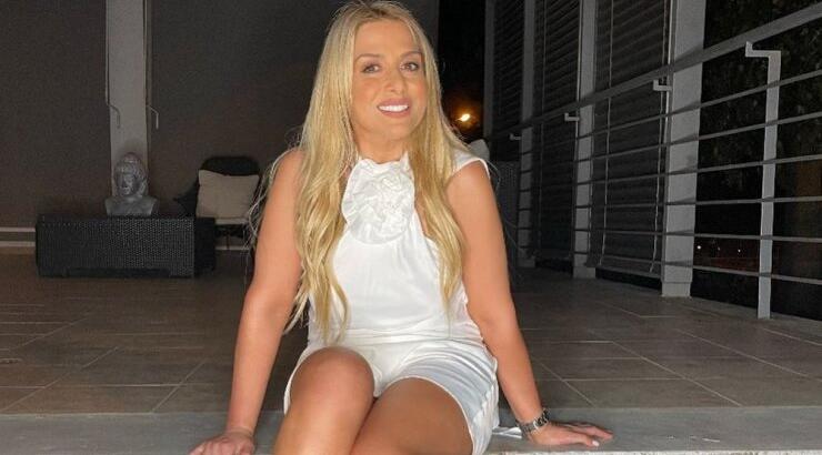 Look of the day: Η Νεκταρία Ζορλάκκη με Eφι mirror dress