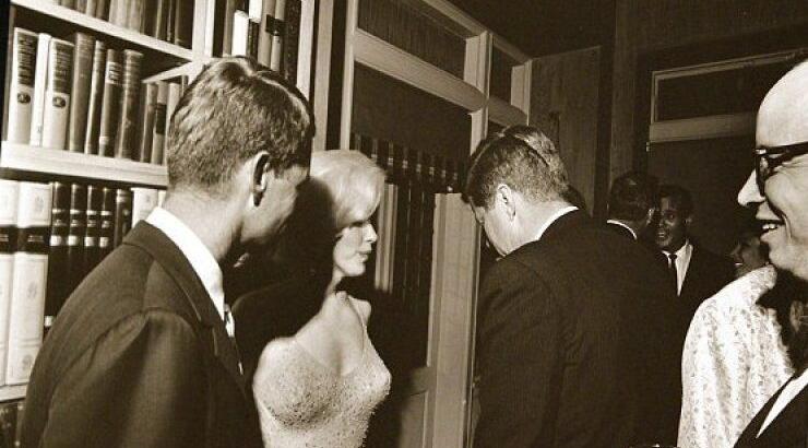 «Ο Κένεντι διέταξε τη δολοφονία της Μέριλιν Μονρό με θανάσιμη ένεση»