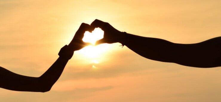 Ποια ζώδια θα ερωτευθούν αυτό το καλοκαίρι;