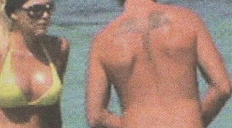 Οικονομόπουλος - Κάβουρα: Tα καυτά φιλιά στη θάλασσα!