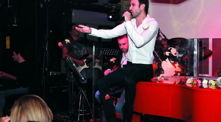 Θεοφάνους - Χριστοφόρου: Eρωτευµένα ζευγάρια διασκέδασαν μαζί τους 