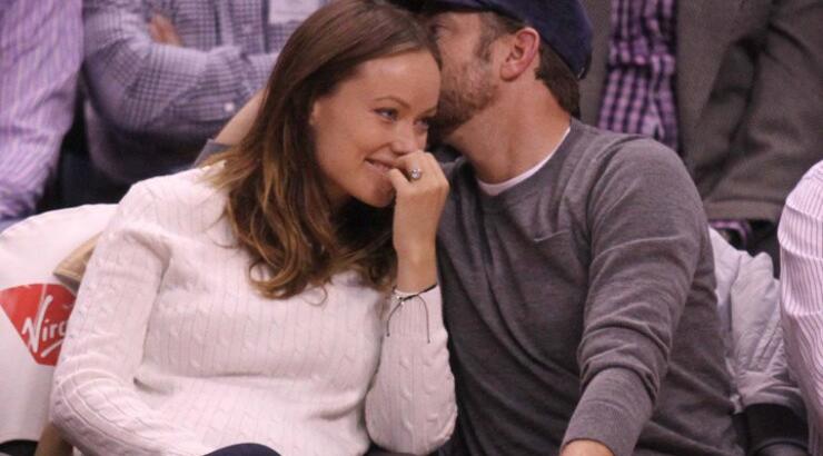 Olivia Wilde: Τα καυτά φιλιά στο γήπεδο [φωτογραφίες]