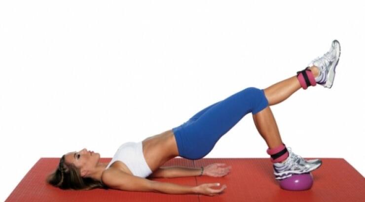 7 ασκήσεις με fitball για σύσφιξη 