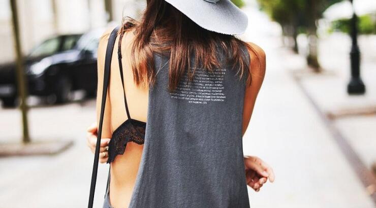 Όταν τα αθλητικά tops μπαίνουν στο παιχνίδι του στιλ 