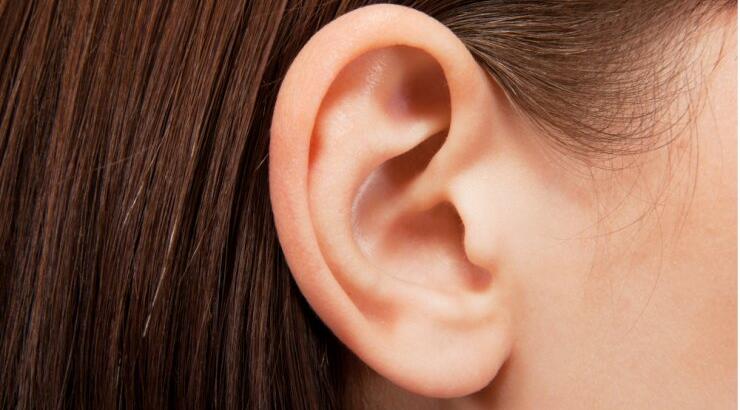 Ωτοπλαστική: Η επέμβαση που διορθώνει τα πεταχτά αυτιά