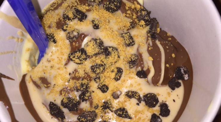 Κύπρια socialite απόλαυσε μία "βόμβα" θερμίδων!