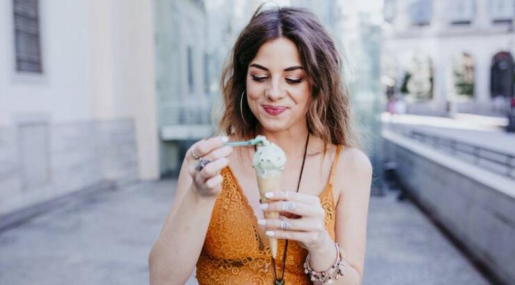 Πόσες θερμίδες έχουν οι 6 πιο δημοφιλείς γεύσεις παγωτού;
