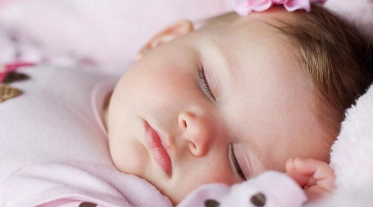 10 πράγματα που σκέφτονται τα νήπια πριν κοιμηθούν