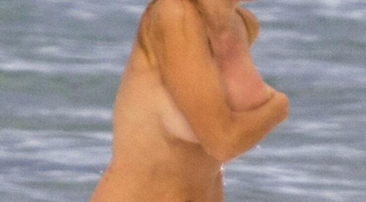  Το κορμί πειρασμός της 46χρονης ηθοποιού και οι topless φωτογραφίες, που κάνουν το γύρο των social media!