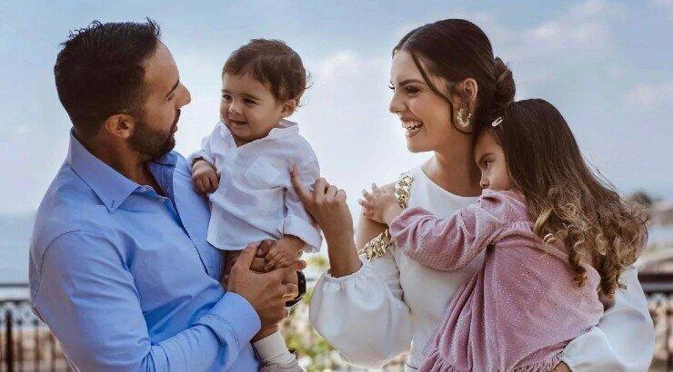 Κρίστη Αγαπίου – Πανίκος Λειβαδιώτης: Το επίσημο φωτογραφικό άλμπουμ της βάφτισης του γιου τους