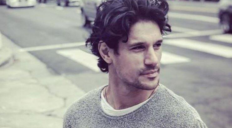 Αυτή κι αν είναι αλλαγή! Δείτε το νέο look του Πάνου Βλάχου! [εικόνες]