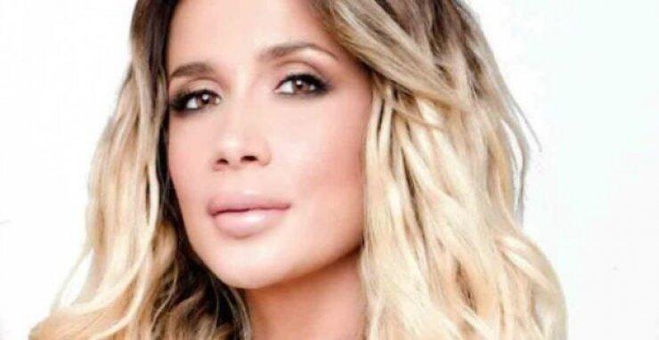 Η εγκυμονούσα Πάολα ποζάρει γυμνή για εξώφυλλο περιοδικού!