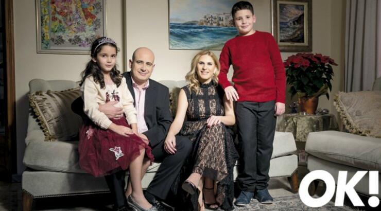 Σωτήρης Παπαδόπουλος: Φωτογραφίζεται πρώτη φορά με τη σύζυγό και τα παιδιά του