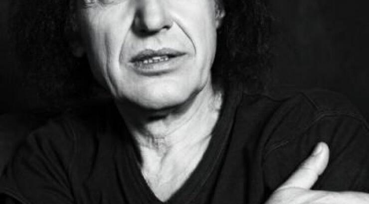 Βασίλης Παπακωνσταντίνου: "Τα talent show παραμυθιάζουν τα παιδιά"