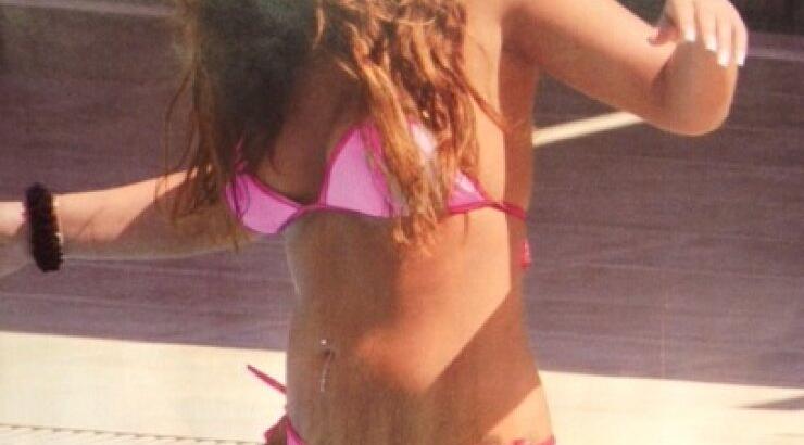 Έλενα Παπαρίζου: Με αποκαλυπτικό μαγιό φιγουράρει το νέο της κορμί