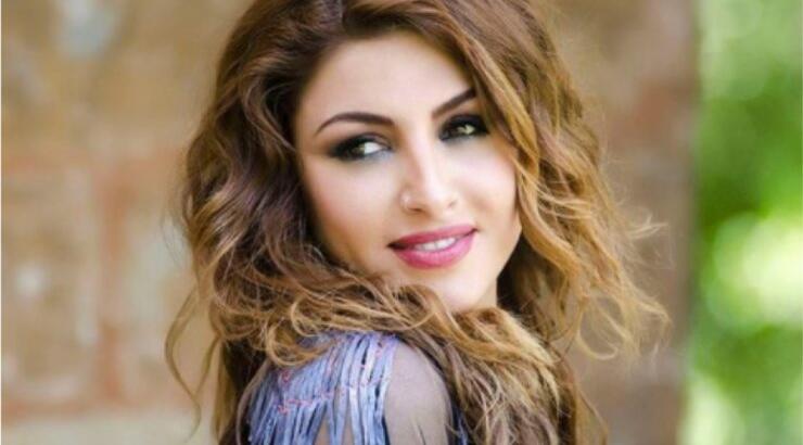 Έλενα Παπαρίζου: Η εικόνα που δημοσίευσε όταν ήταν μαθήτρια