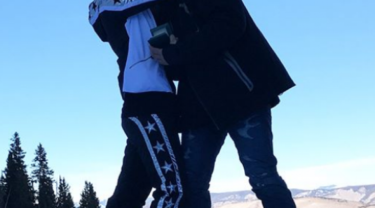 Δεν έχετε δει μεγαλύτερο μονόπετρο! Η πρόταση γάμου σε επώνυμη που "έριξε" το διαδίκτυο!